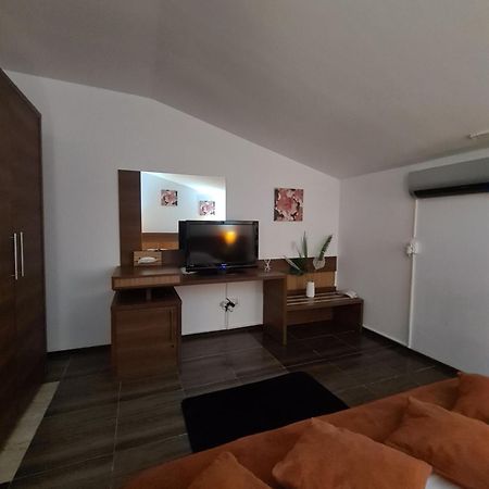 Garsoniera Privata Bed & Breakfast Букурещ Екстериор снимка