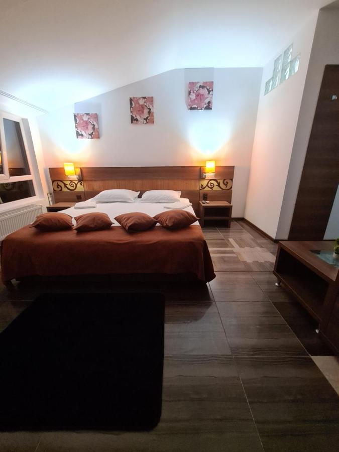 Garsoniera Privata Bed & Breakfast Букурещ Екстериор снимка