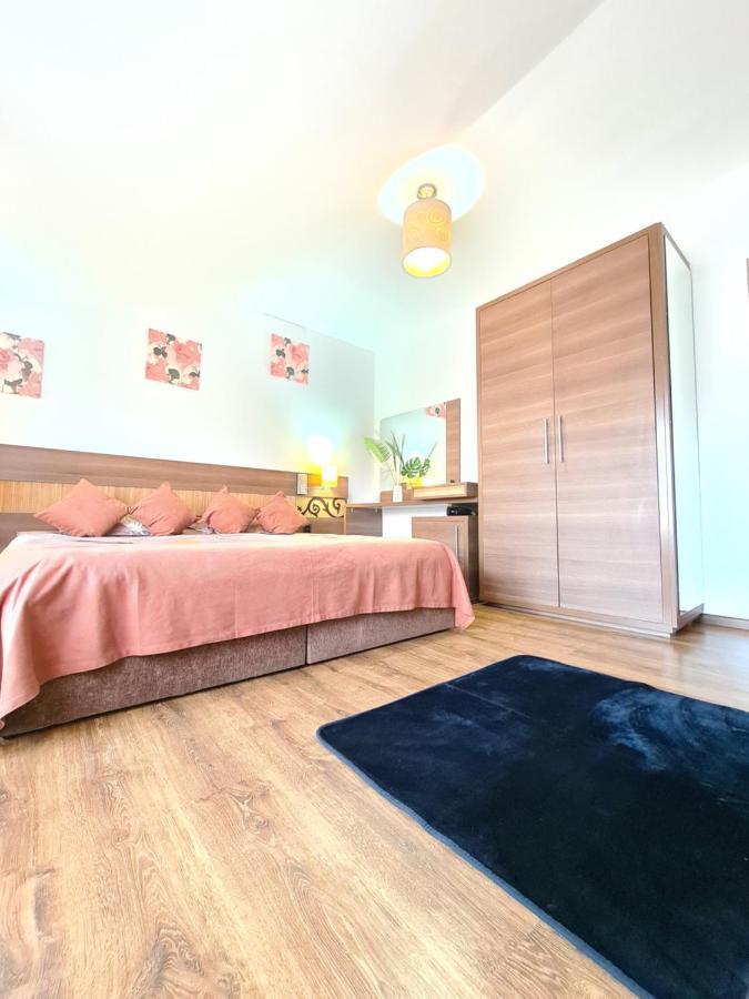 Garsoniera Privata Bed & Breakfast Букурещ Екстериор снимка