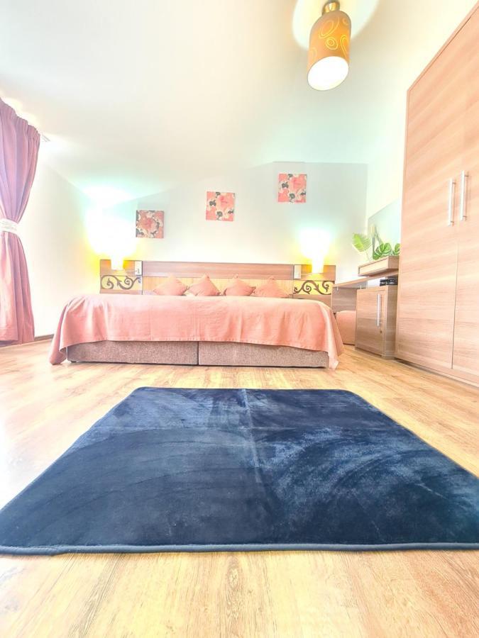 Garsoniera Privata Bed & Breakfast Букурещ Екстериор снимка