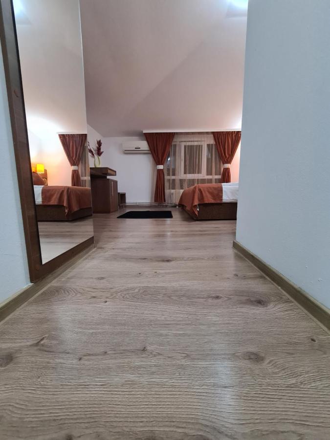 Garsoniera Privata Bed & Breakfast Букурещ Екстериор снимка