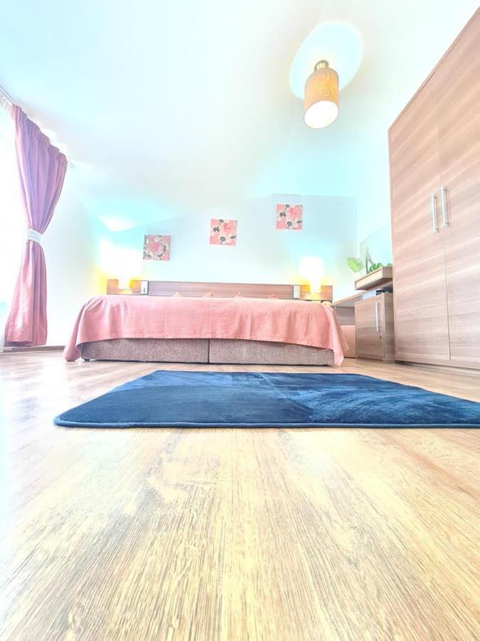 Garsoniera Privata Bed & Breakfast Букурещ Екстериор снимка